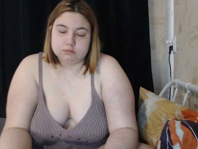 Naughty-Mailey – webcam model profile photo Image 3