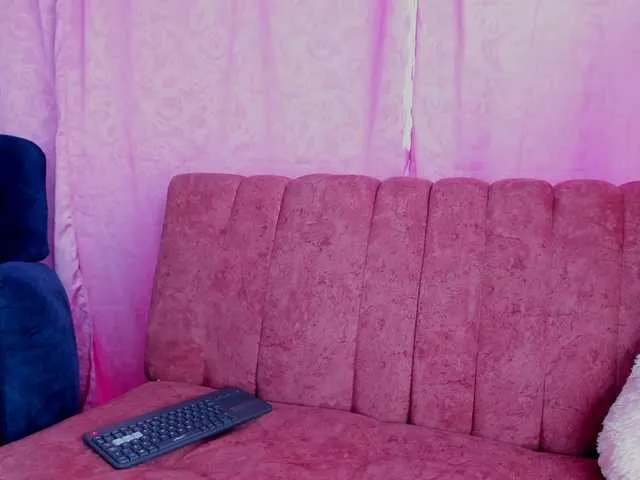 xlunami – webcam model profile photo Image 11