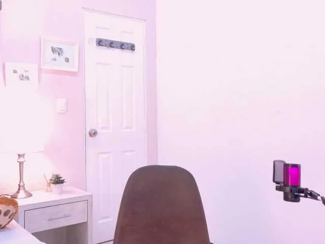 xlunami – webcam model profile photo Image 2