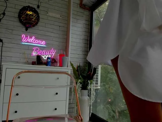 -Lana-Chester- – webcam model profile photo Image 15