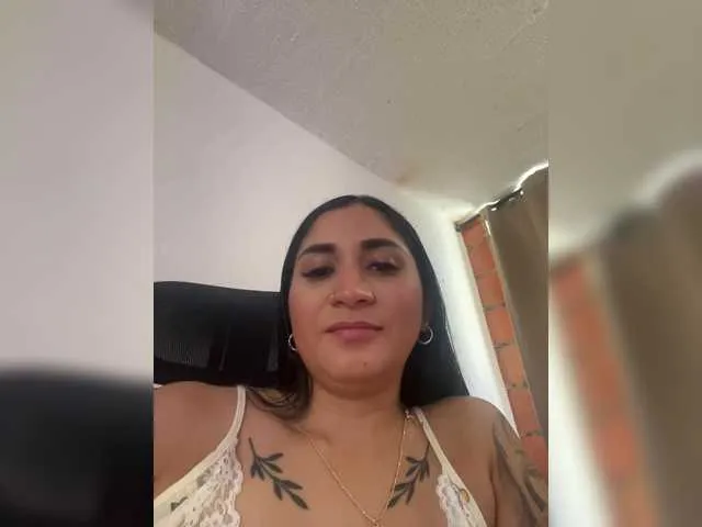 MinniMia – webcam model profile photo Image 17