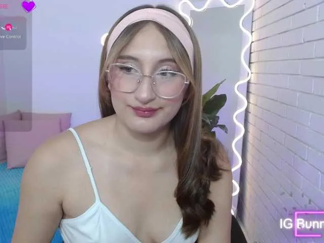 kora__65 – webcam model profile photo Image 2