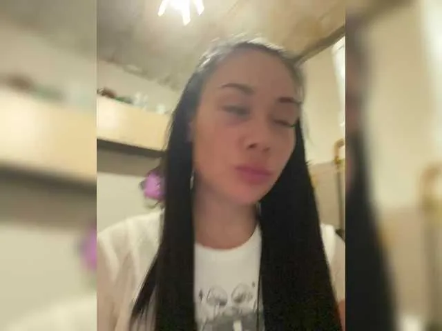 daniaramirez – webcam model profile photo Image 3