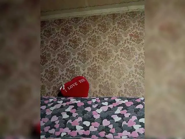 diffgirls1-1 – webcam model profile photo Image 2