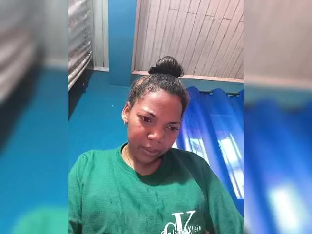 mia_pineda – webcam model profile photo Image 4