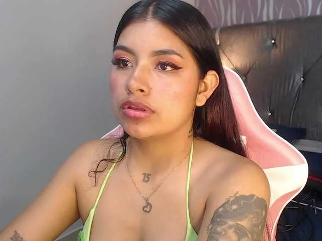 Naughty-Mailey – webcam model profile photo Image 8