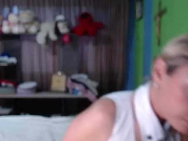 bunnydollstella – webcam model profile photo Image 10