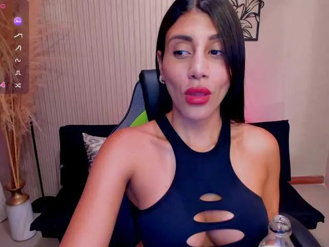 Naughty-Mailey – webcam model profile photo Image 11