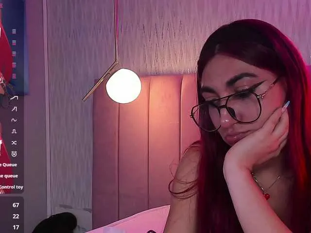 molochnaya000 – webcam model profile photo Image 2