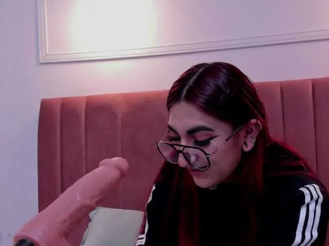 molochnaya000 – webcam model profile photo Image 5