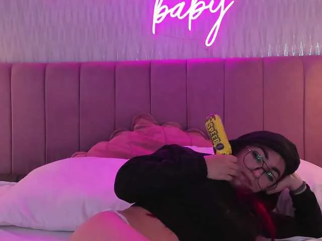 molochnaya000 – webcam model profile photo Image 7