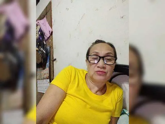 Likachkaa – webcam model profile photo Image 12