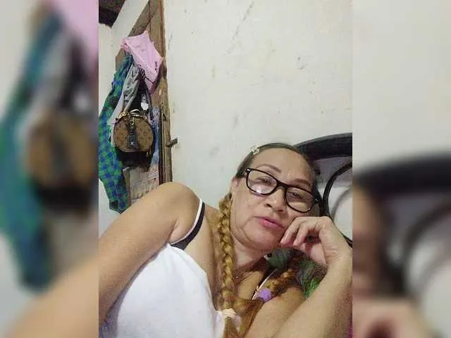 Likachkaa – webcam model profile photo Image 15