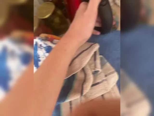 pleasant_fun – webcam model profile photo Image 3