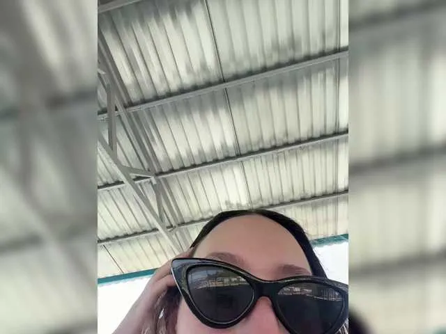 pleasant_fun – webcam model profile photo Image 6