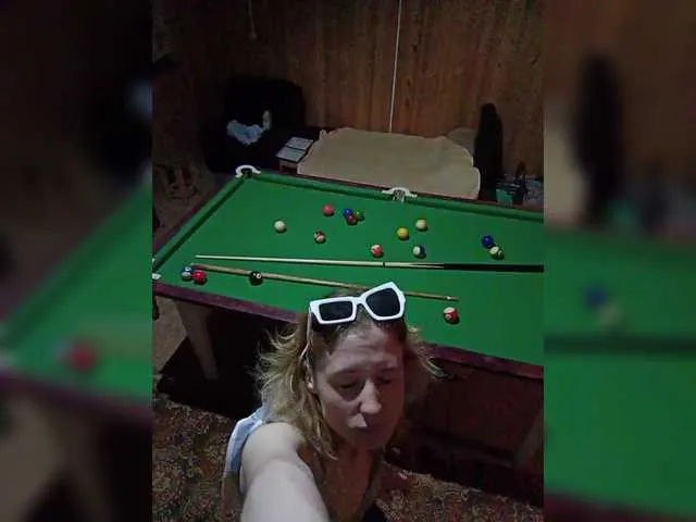 VikaAndMilana – webcam model profile photo Image 10