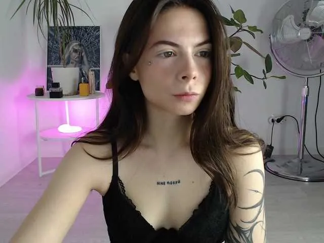 pinkadele – webcam model profile photo Image 11