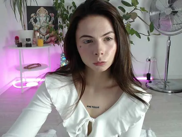 pinkadele – webcam model profile photo Image 13