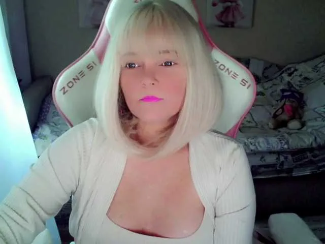 glossybabe_ – webcam model profile photo Image 11