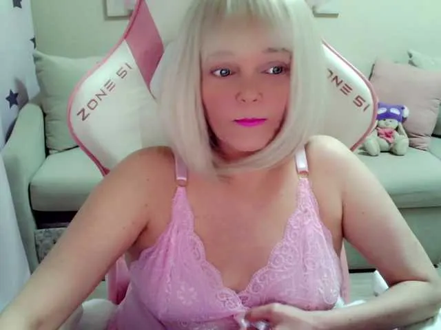 glossybabe_ – webcam model profile photo Image 17