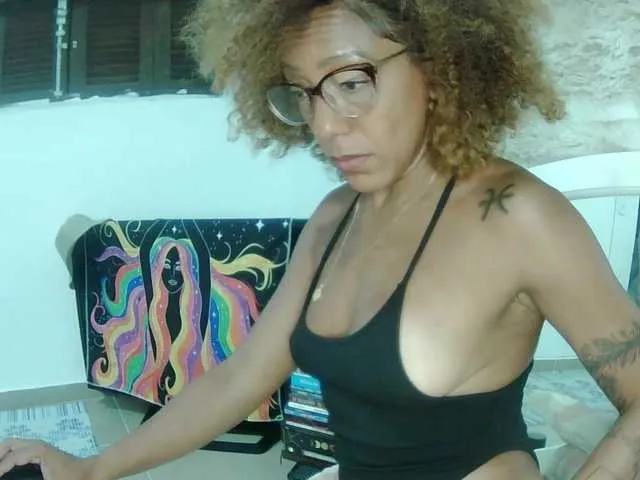 korinaluvv – webcam model profile photo Image 2
