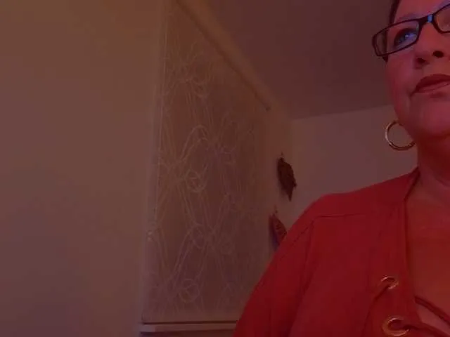 julyaandraul – webcam model profile photo Image 9