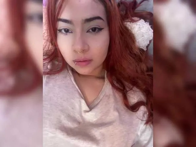 loracolins – webcam model profile photo Image 2