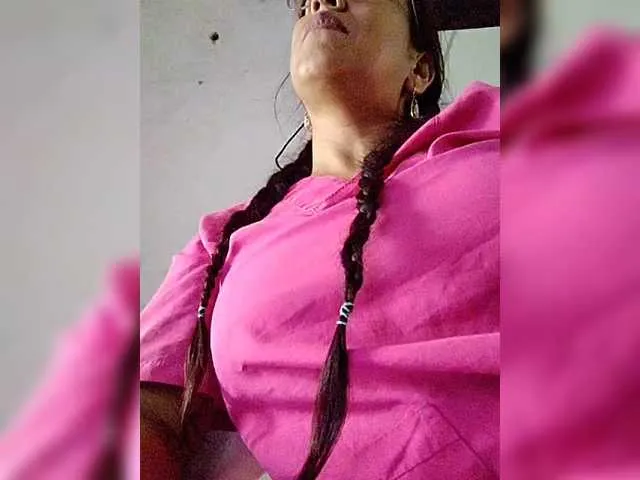 DvaBomja – webcam model profile photo Image 9