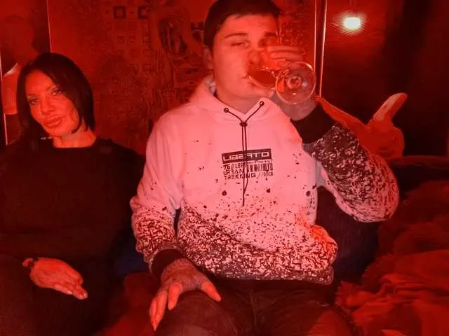 GeminiCode22 – webcam model profile photo Image 3