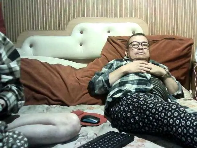 heyhorny_cb – webcam model profile photo Image 13