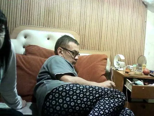 heyhorny_cb – webcam model profile photo Image 15