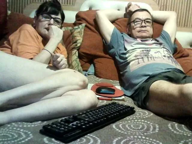 heyhorny_cb – webcam model profile photo Image 17