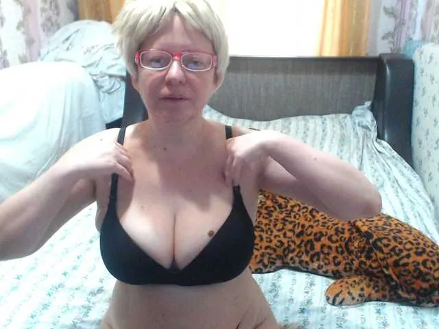 WhoreRobot – webcam model profile photo Image 14