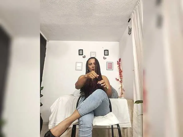 vixenvictoriaa – webcam model profile photo Image 4