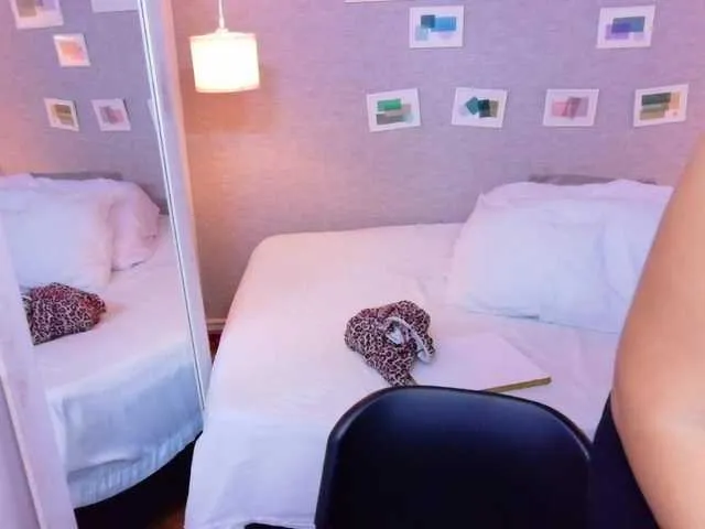 nathy_02 – webcam model profile photo Image 14