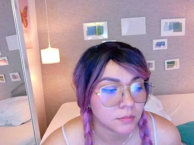 nathy_02 – webcam model profile photo Image 9