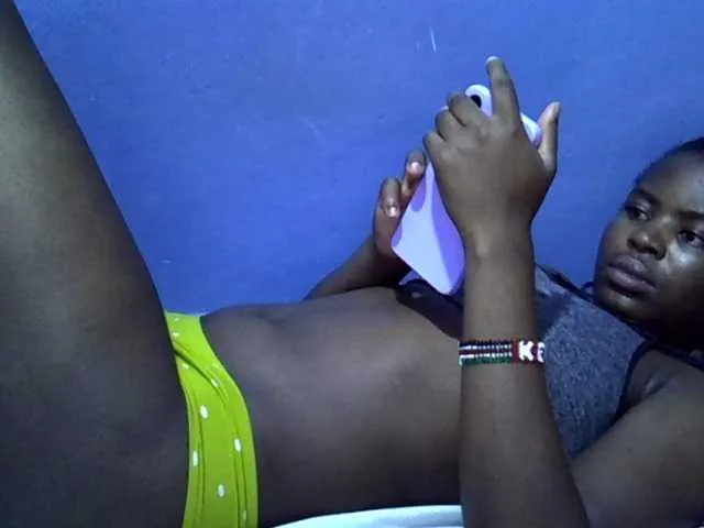 Koketka – webcam model profile photo Image 9