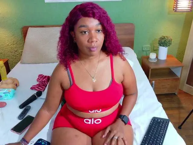 lisagrand – webcam model profile photo Image 2