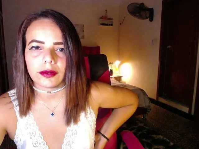 lola_bunny68 – webcam model profile photo Image 16