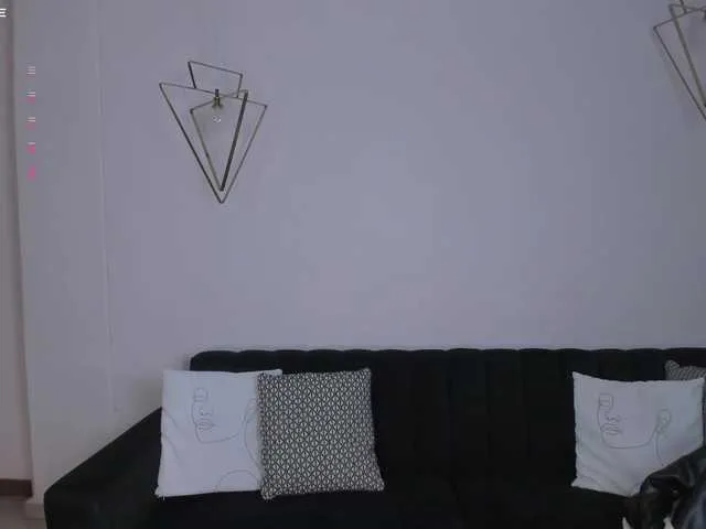 Ellidi – webcam model profile photo Image 6