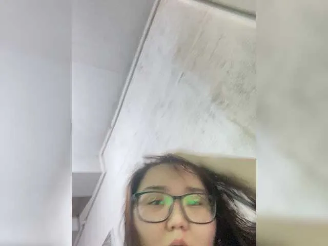 MinniMia – webcam model profile photo Image 19