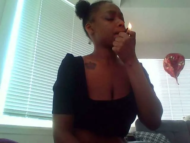 kyany_ – webcam model profile photo Image 2