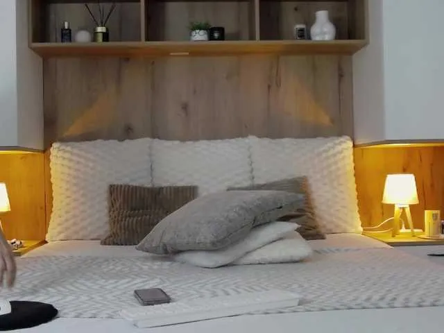 krissone – webcam model profile photo Image 7