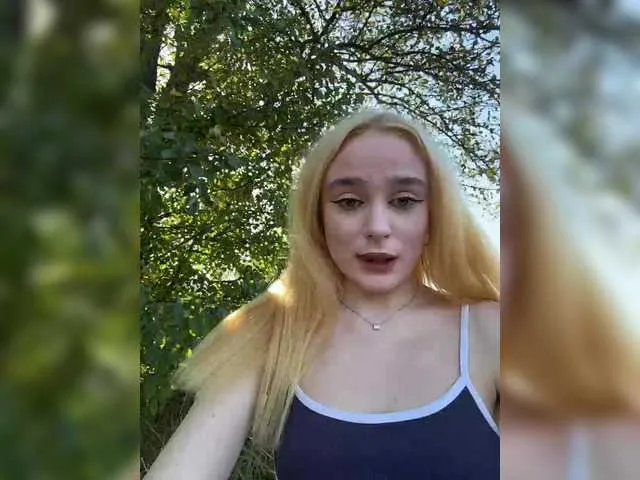 macarena-60 – webcam model profile photo Image 19