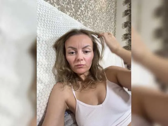 krissone – webcam model profile photo Image 16