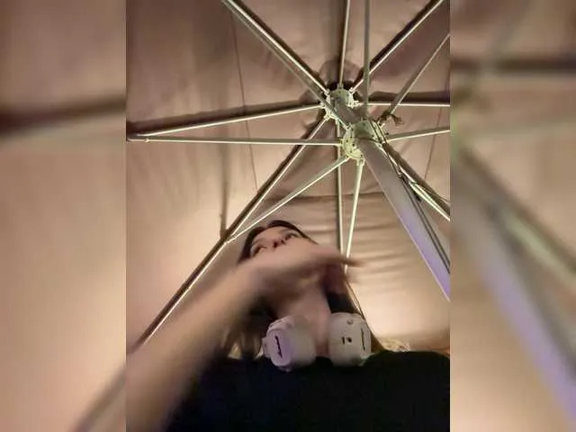 ALISE8881 – webcam model profile photo Image 2