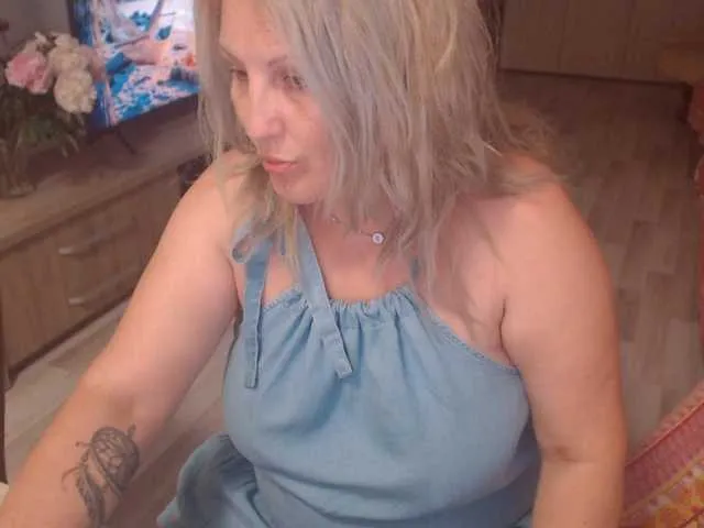 DivineBlond Image 6