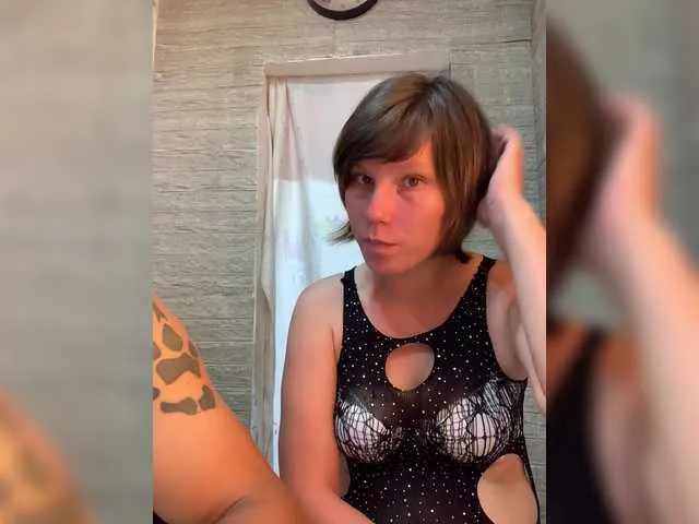 MiaTonyy – webcam model profile photo Image 19