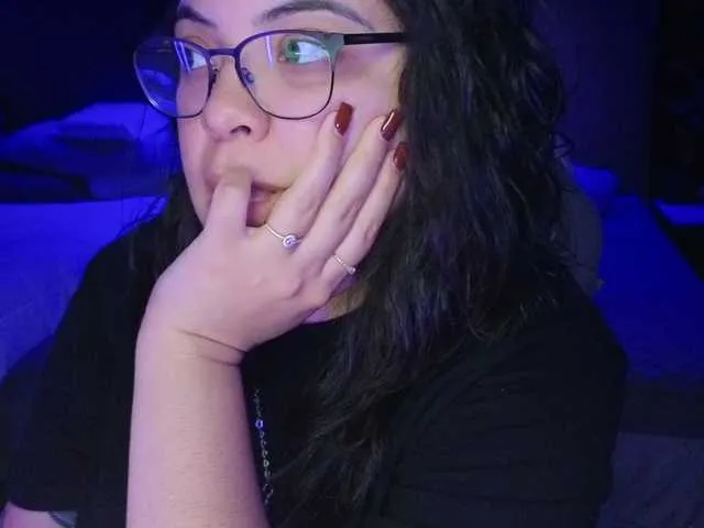 saraloverays – webcam model profile photo Image 13