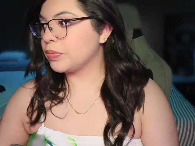 saraloverays – webcam model profile photo Image 17